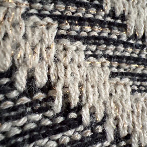 Day trip chevron sweater with gold thread size small - Picture 2 of 3